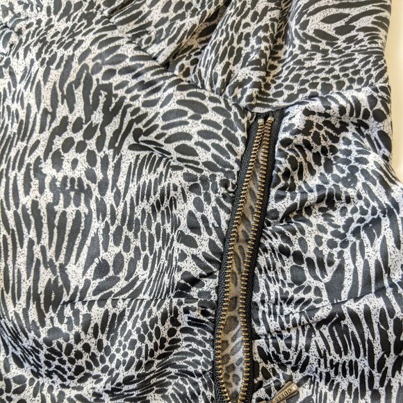 Guess XS Black & White Leopard Pattern Stretch Dress with Adjustable Straps - Picture 7 of 16